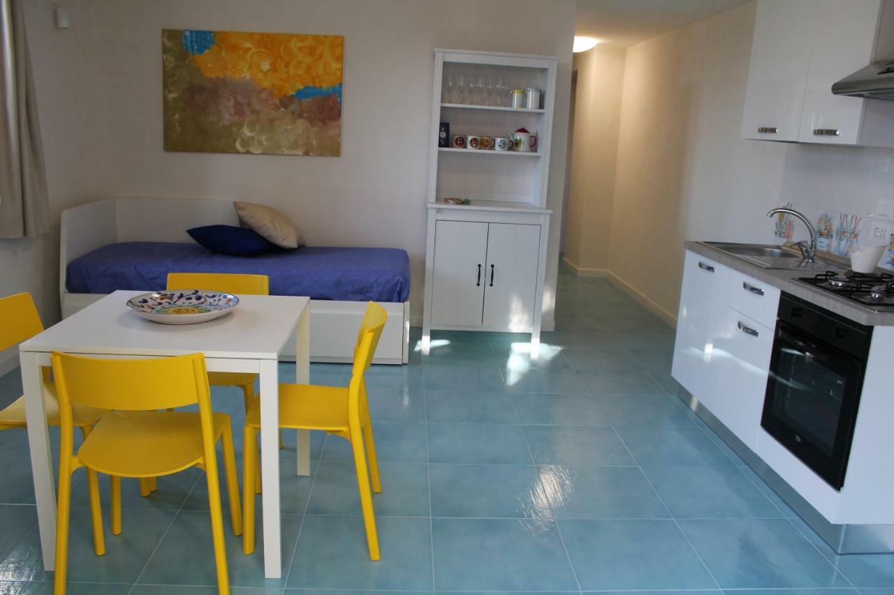 アルカモ・マリーナAcquamarina House On The Beachアパートメント エクステリア 写真